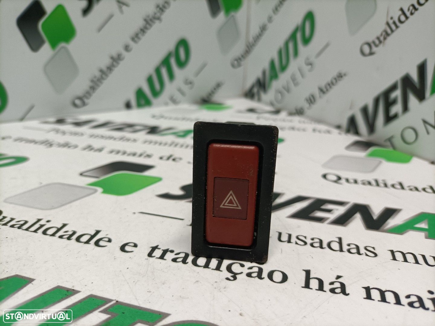 Botão De 4 Piscas Toyota Hiace Iv Caixa (__H1_, __H2_) - 1