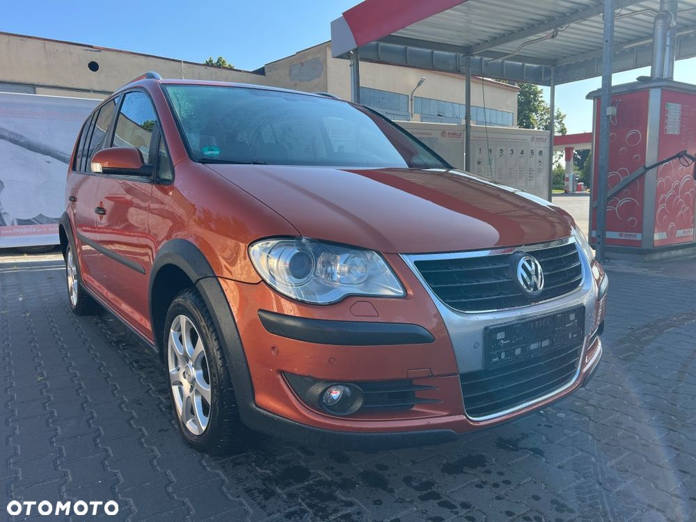 Volkswagen Touran - 2