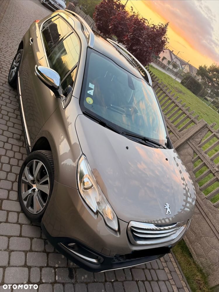 Peugeot 2008 1.6 e-HDi Allure S&S - 10