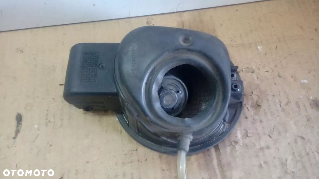 KLAPKA WLEWU PALIWA AUDI A2 8Z0809905A - 4