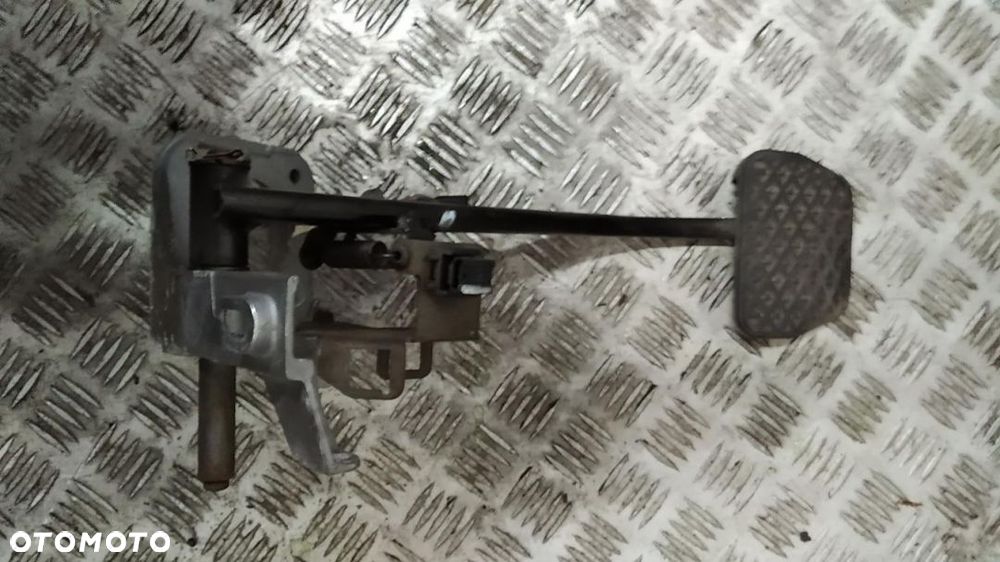 PEDAŁ HAMULCA NOŻNEGO AUTOMAT BMW E46 330D - 2