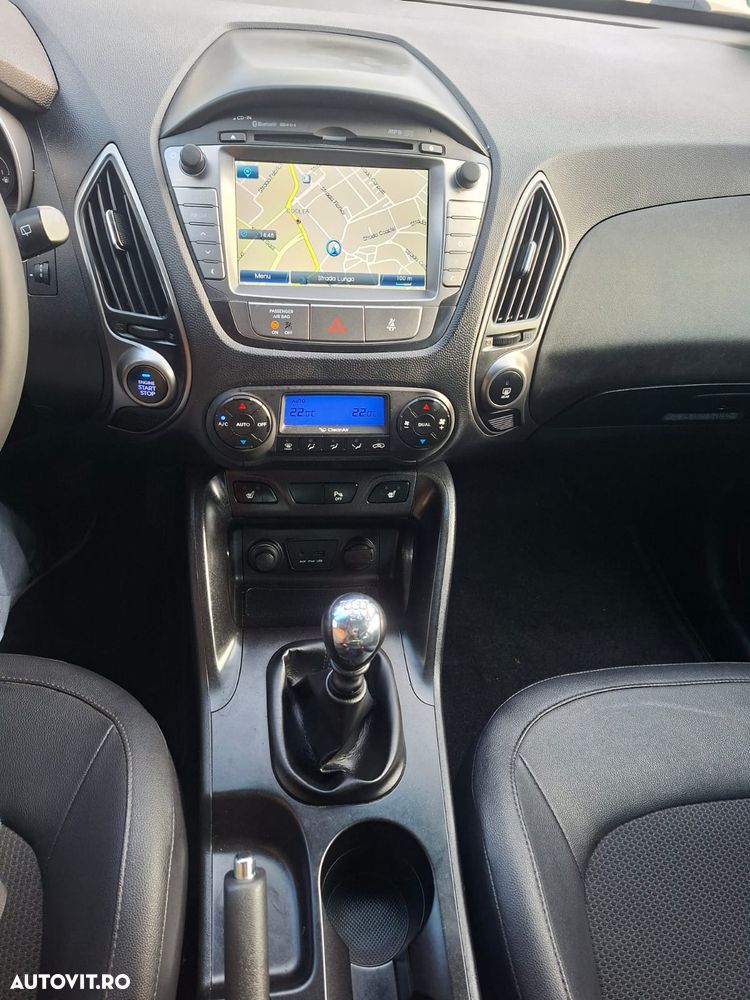 Hyundai ix35 2.0 CRDI 4WD Fifa World Cup Gold Edition - 9