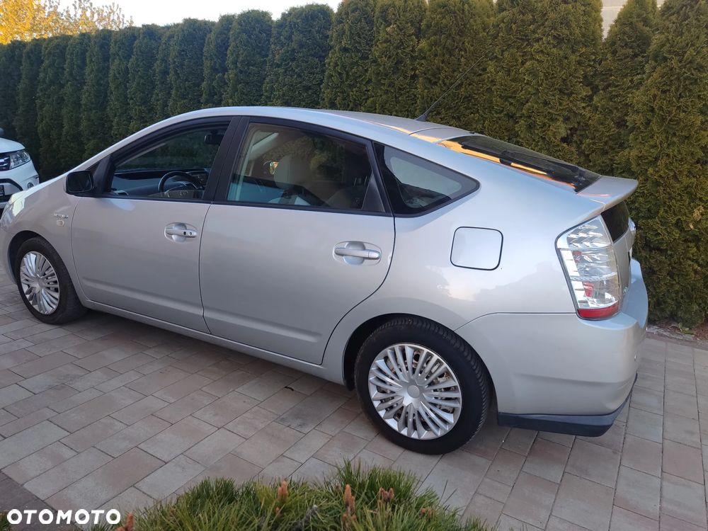 Toyota Prius - 17