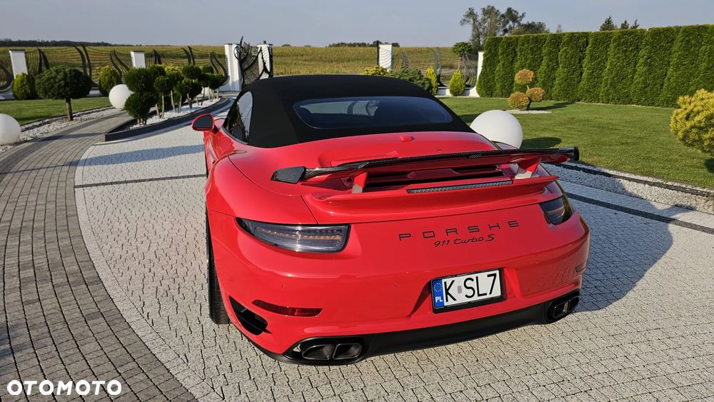 Porsche 911 Turbo S - 15