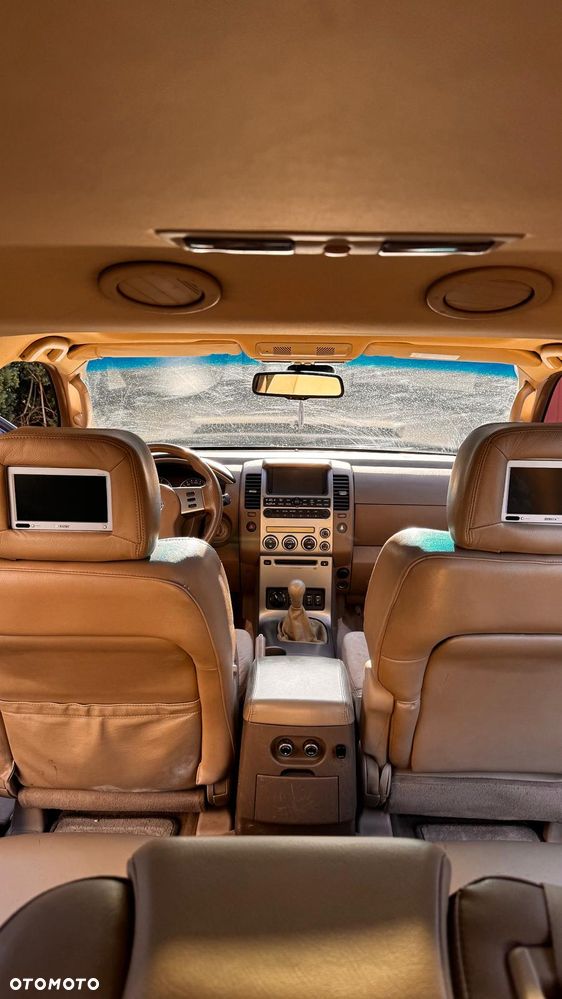 Nissan Pathfinder 2.5 dCi Premium - 23