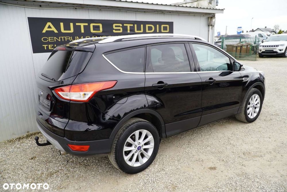 Ford Kuga 2.0 TDCi 2x4 Titanium - 4