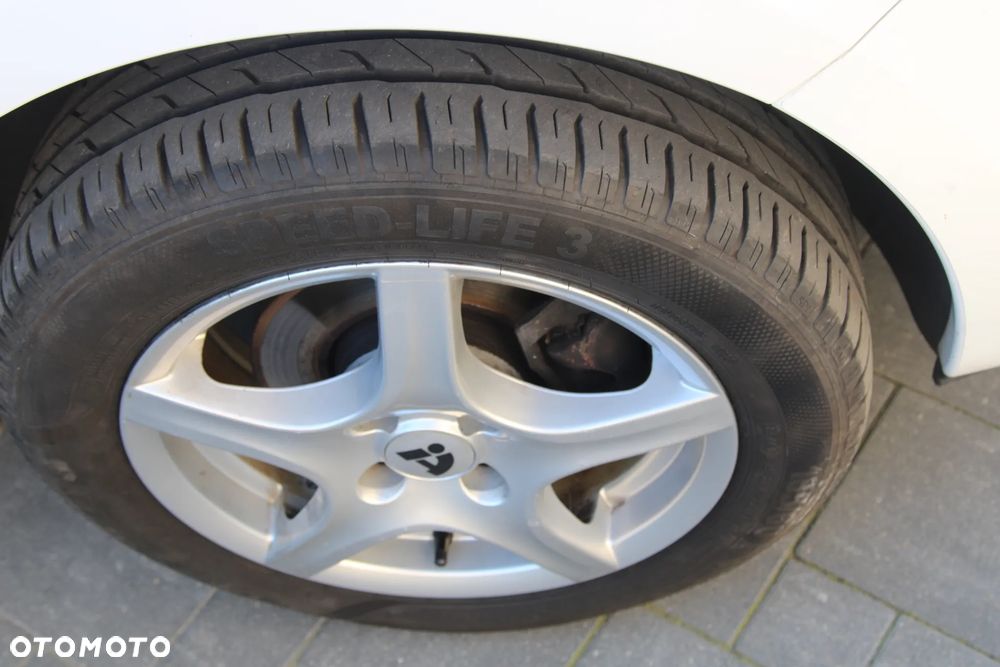 Renault Clio 1.2 16V 75 Yahoo - 18