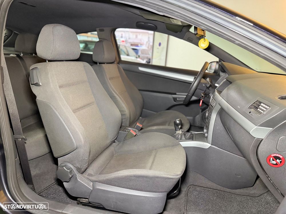 Opel Astra GTC 1.7 CDTI DPF Sport - 11