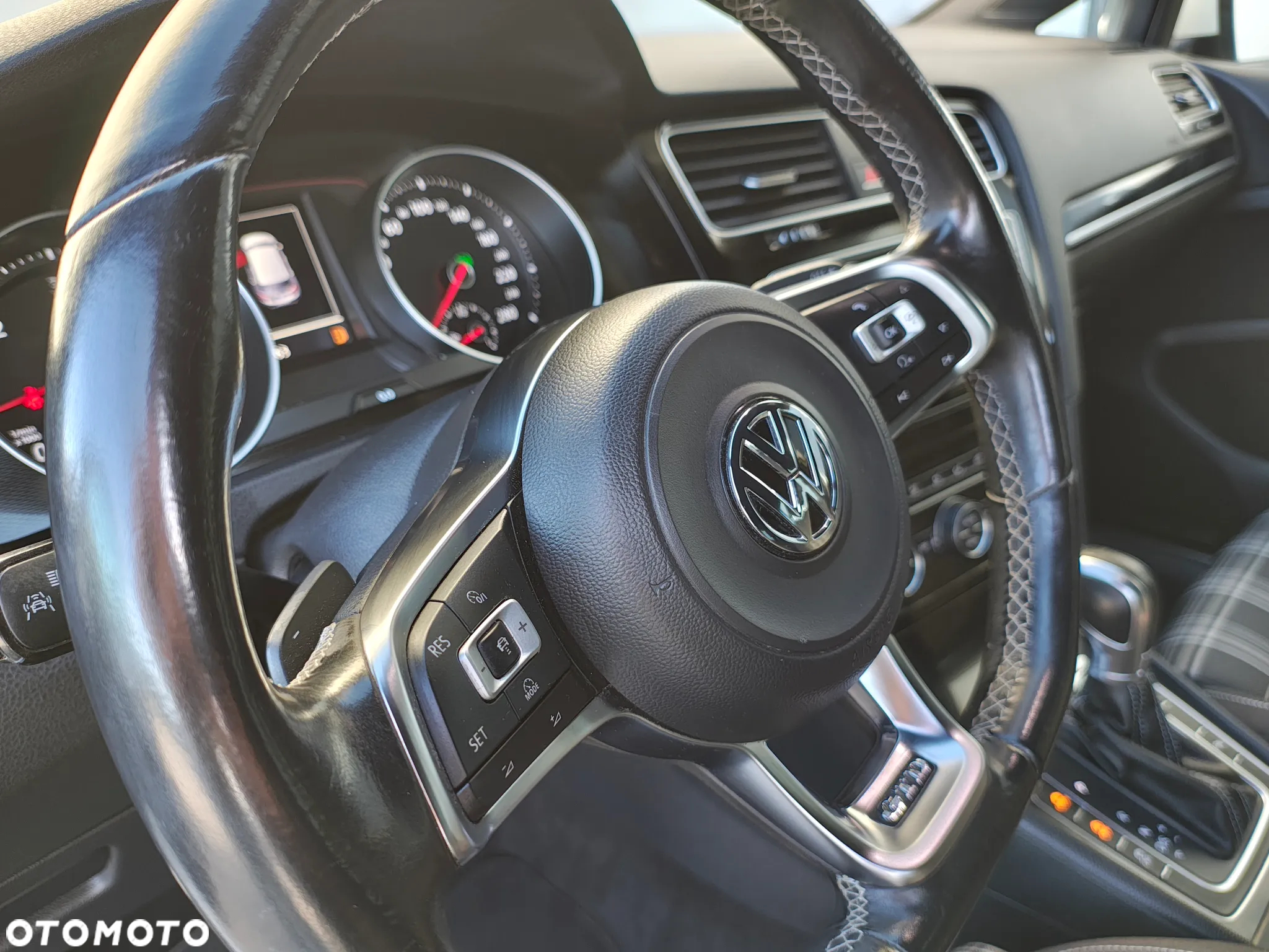 Volkswagen Golf GTD 2.0 TDI SCR DSG - 35