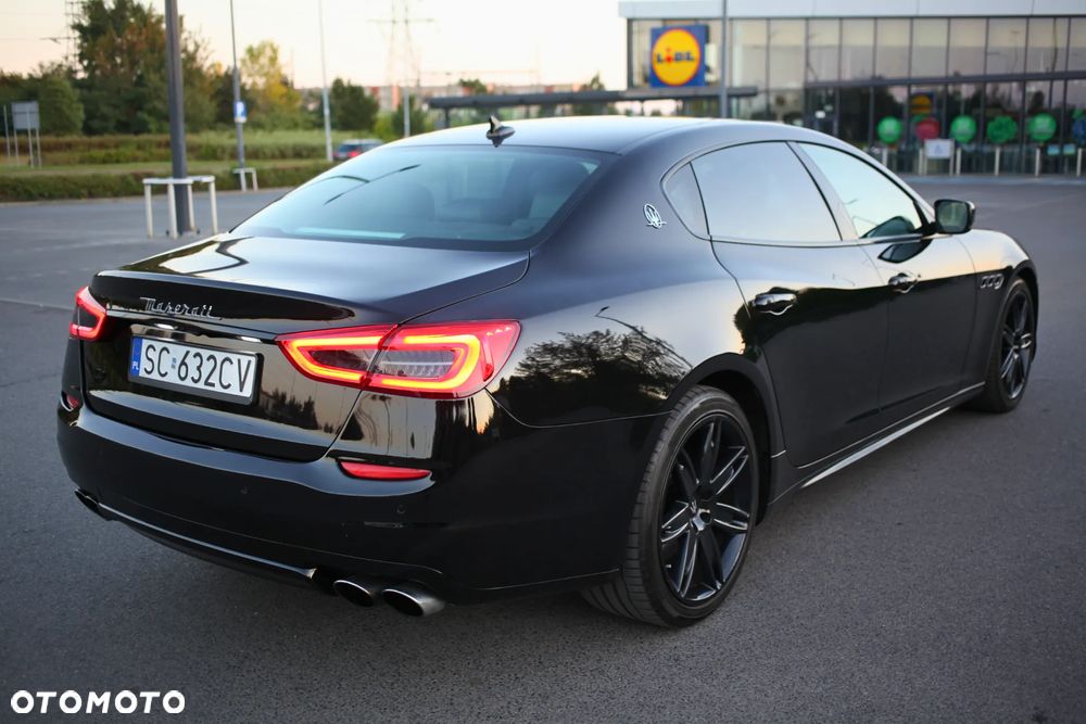 Maserati Quattroporte - 17