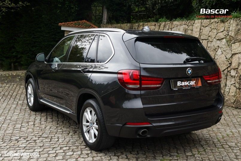 BMW X5 25 d sDrive Comfort 7L - 9