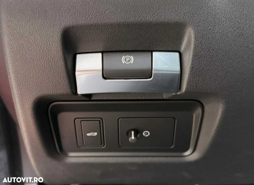 Jaguar XE D200 RWD MHEV R-Dynamic S - 21