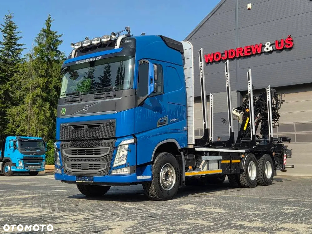 Volvo do drewna drzewa lasu kłoda stos - 3