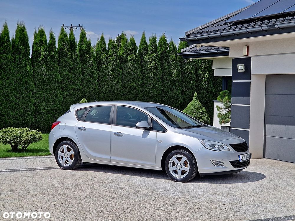 Opel Astra 1.4 Turbo 150 Jahre - 2