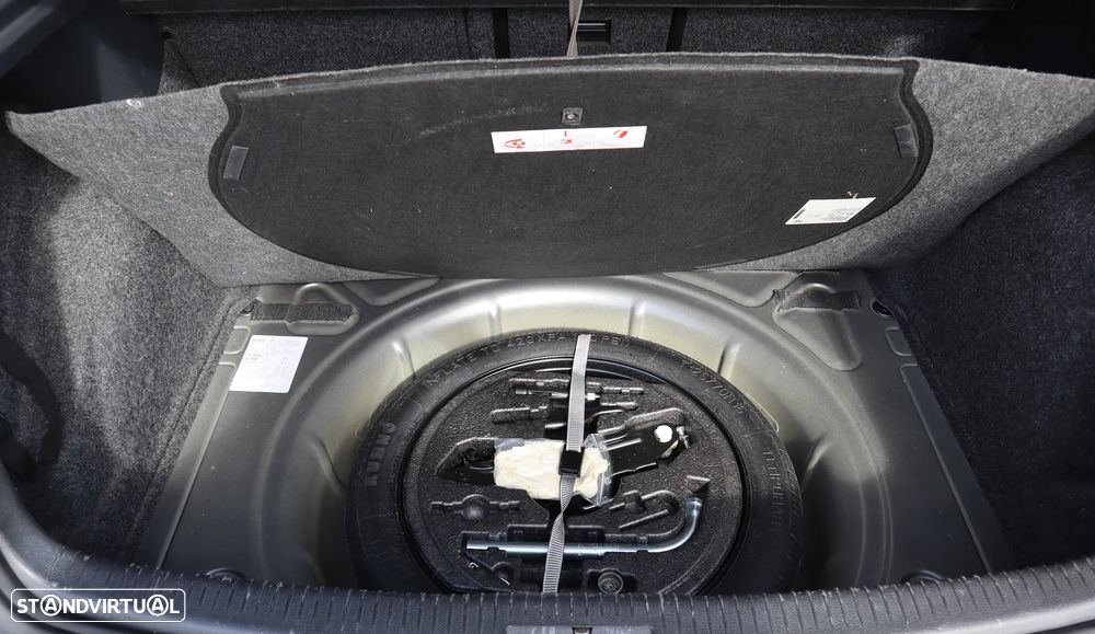 VW Golf 1.6 TDi DPF BlueMotion MATCH - 30