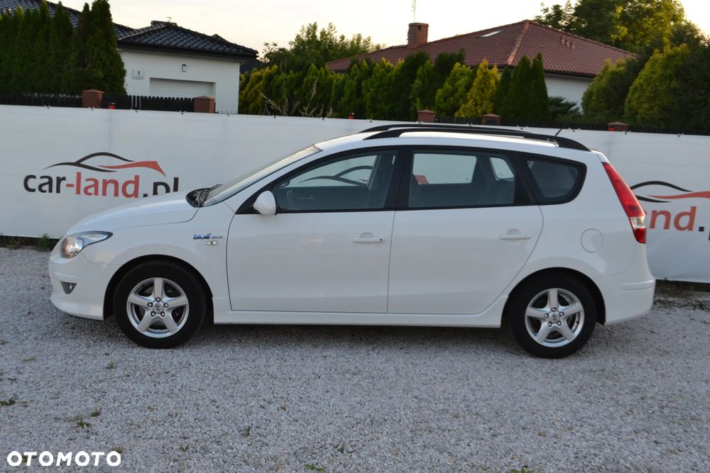 Hyundai i30 i30cw blue 1.6 CRDi Trend - 8