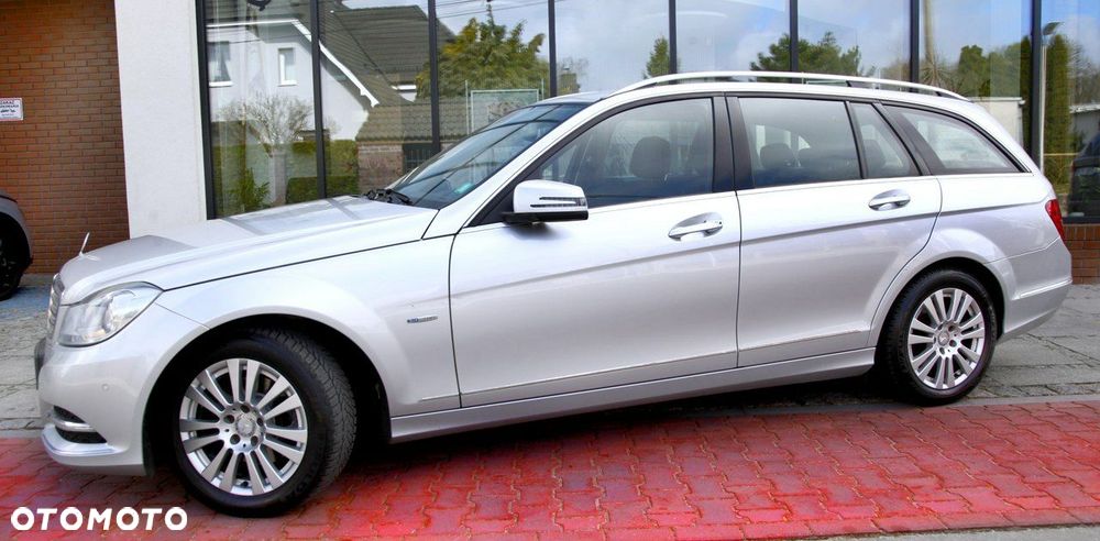 Mercedes-Benz Klasa C 200 (BlueEFFICIENCY) 7G-TRONIC Elegance - 31