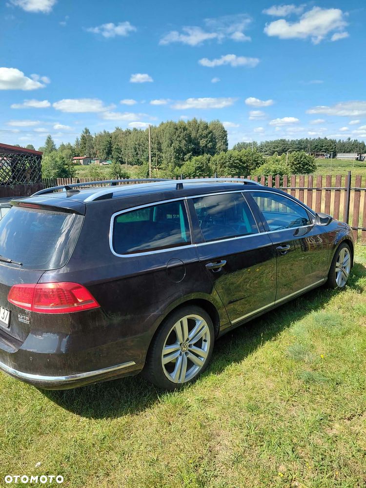 Volkswagen Passat 2011 photo 2