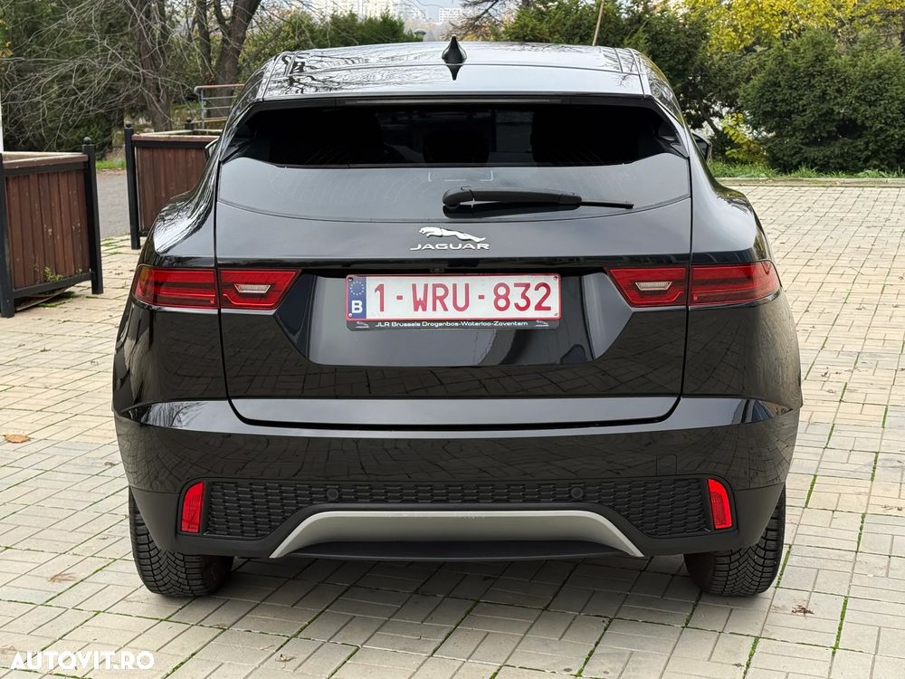 Jaguar E-Pace D150 - 9