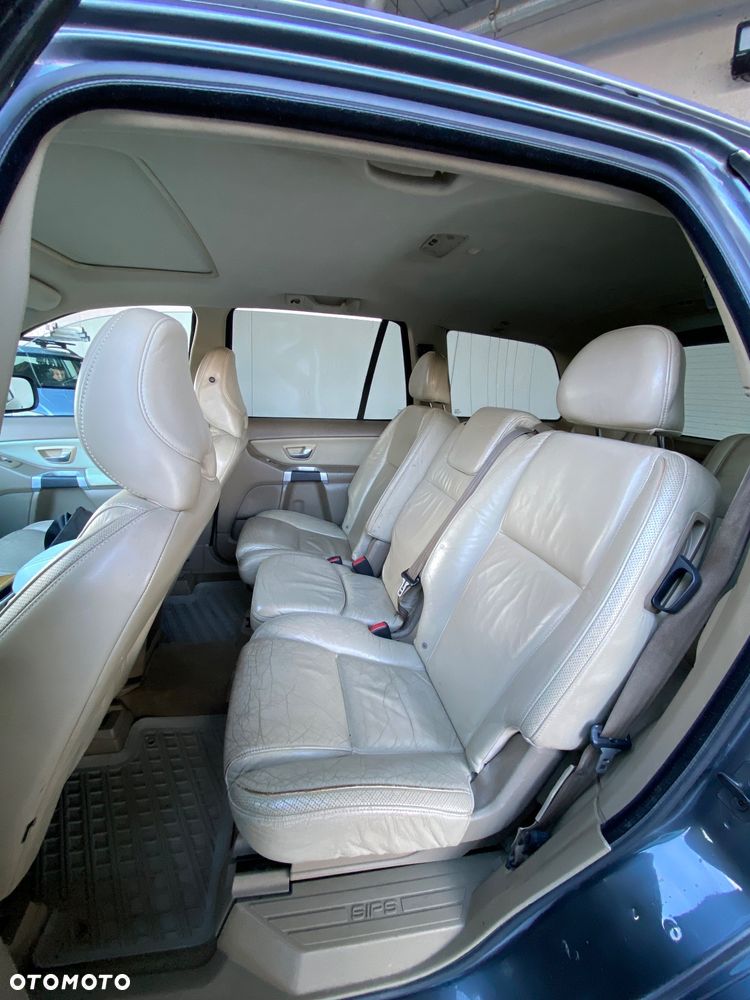 Volvo XC 90 - 9
