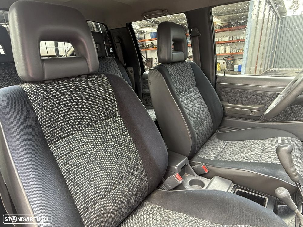 Mitsubishi L200 2.5 TD GLX CD - 11