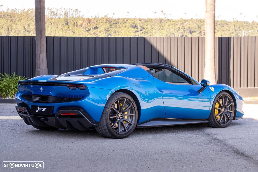 Ferrari 296 GTS Spider - 24