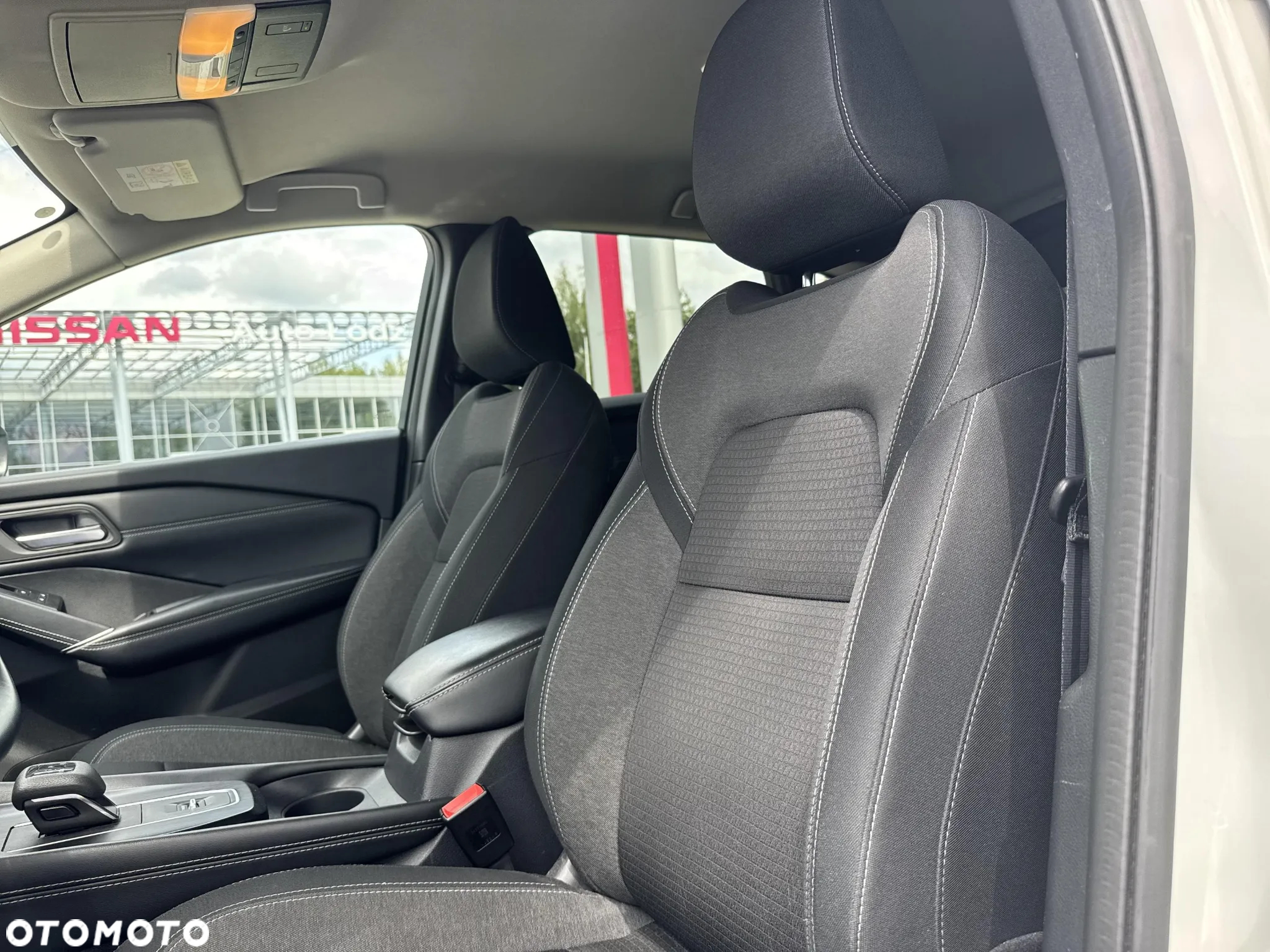 Nissan Qashqai 1.3 DIG-T mHEV N-Connecta Xtronic - 12