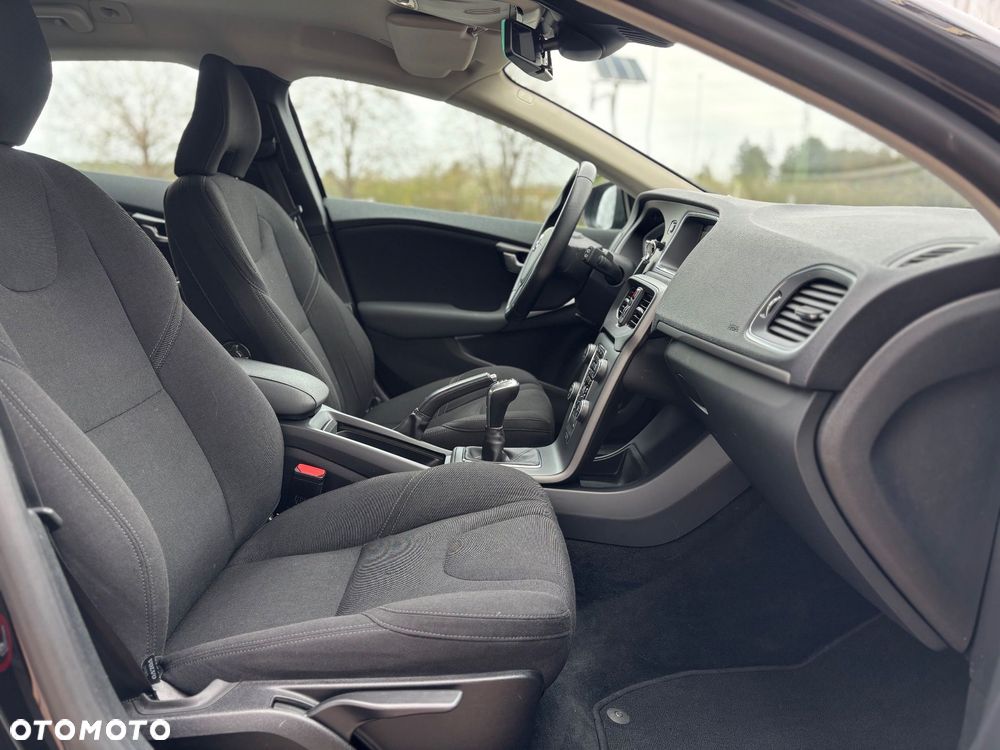 Volvo V40 D2 Kinetic - 23