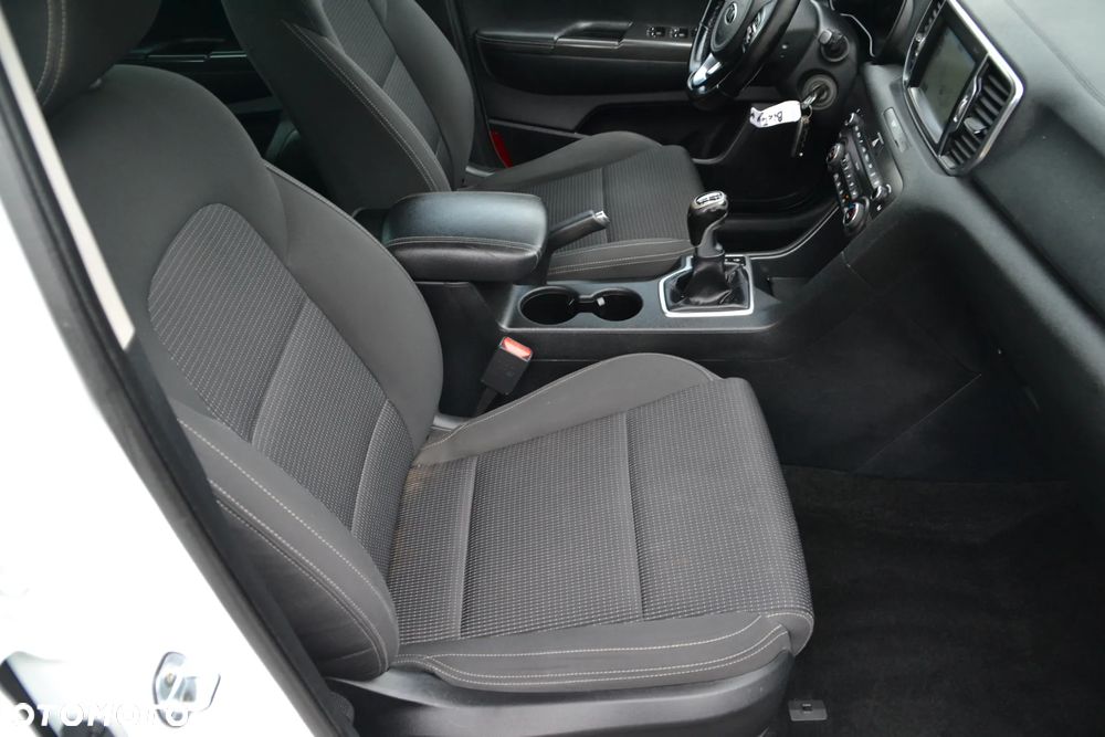 Kia Sportage 1.6 GDI 2WD DREAM-TEAM EDITION - 29