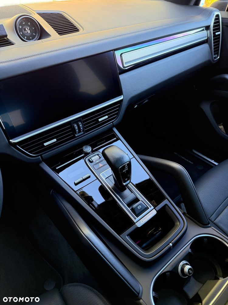 Porsche Cayenne Platinum Edition - 8