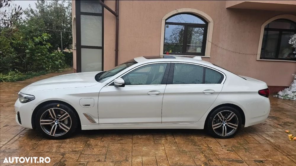 BMW Seria 5 530e Aut. Luxury Line - 6