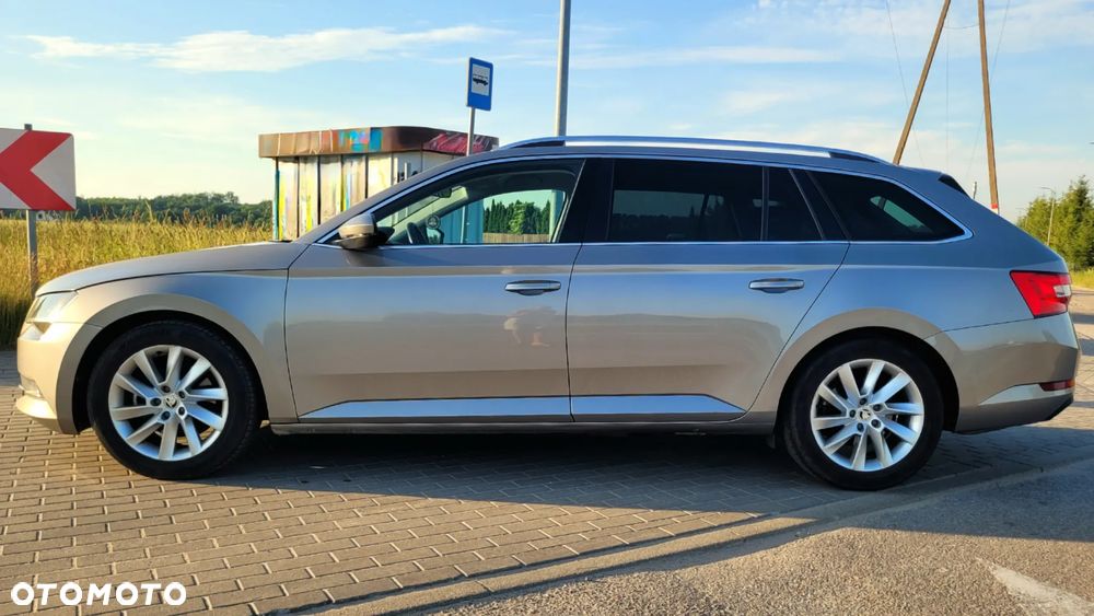 Skoda Superb 2.0 TSI Ambition DSG - 8