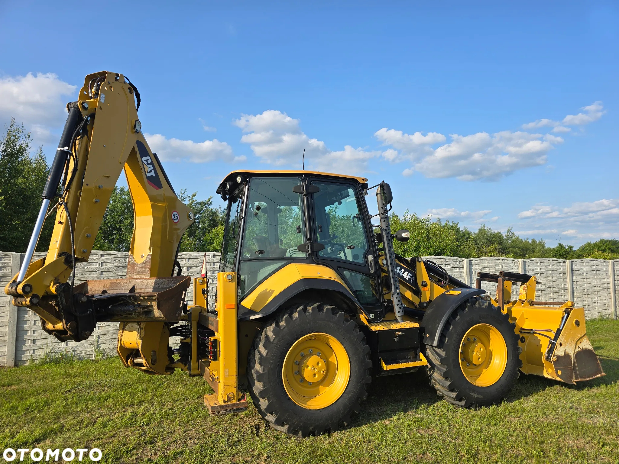 Caterpillar - 7