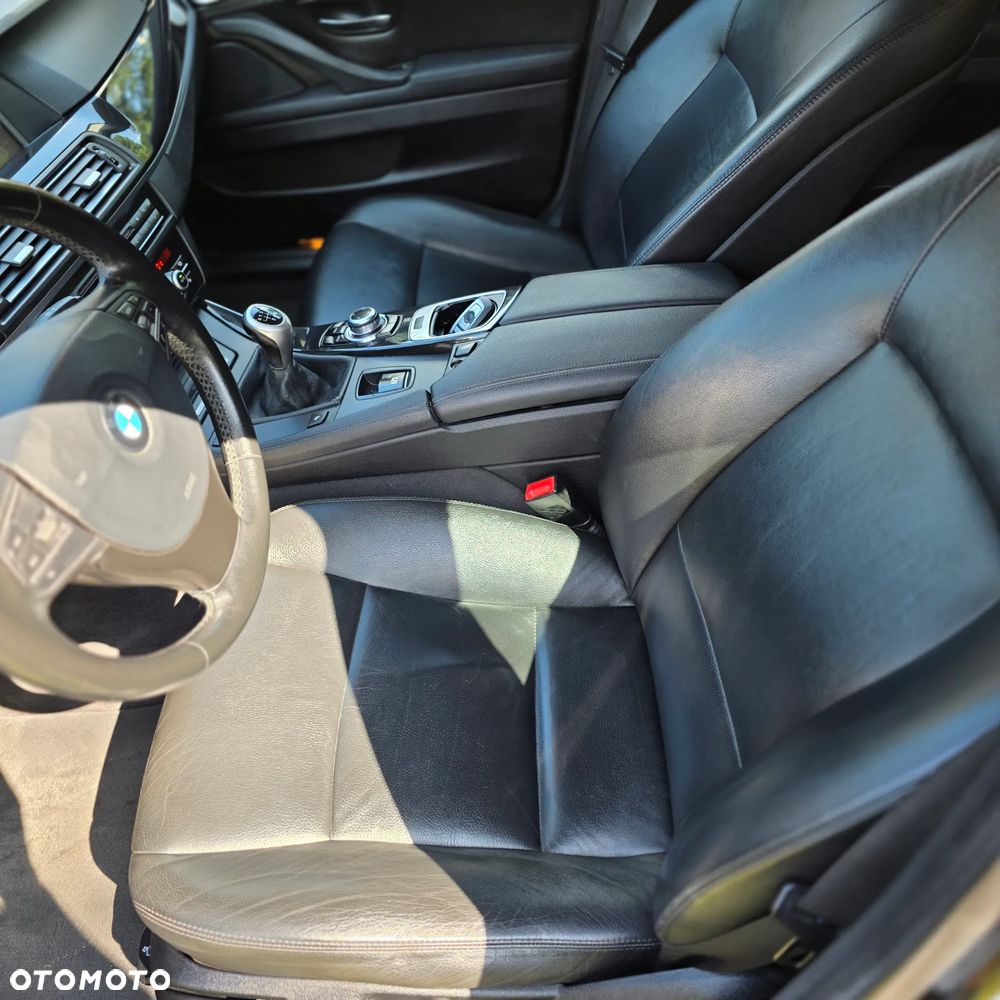 BMW Seria 5 520d Luxury Line - 11