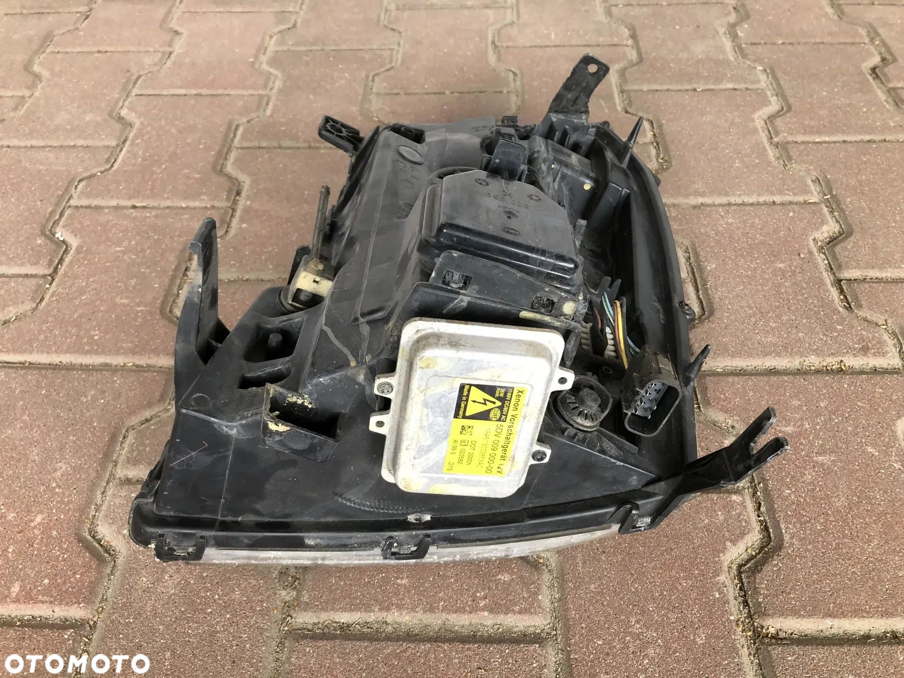 CADILLAC ESCALADE III 6,2 V8 REFLEKTOR PRAWY LAMPA XENON USA PRZETWORNICA - 9