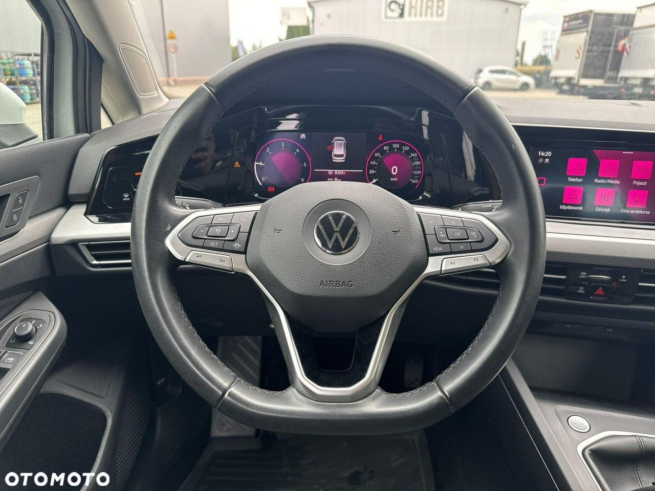 Volkswagen Golf - 25
