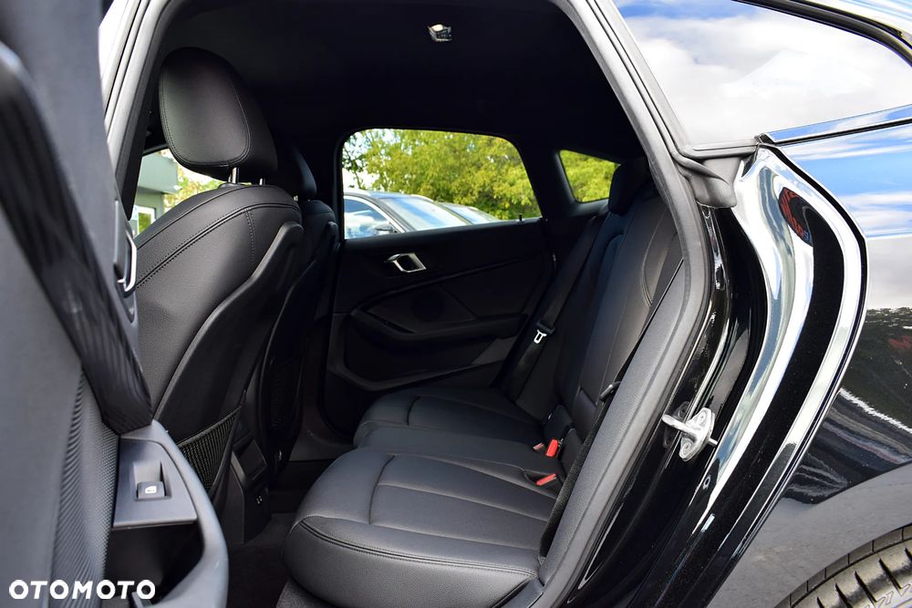 BMW Seria 2 218i M Sport - 7