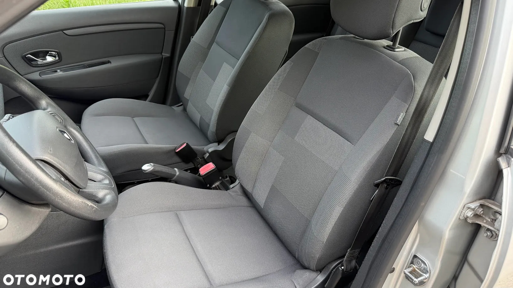 Renault Scenic 1.6 16V 110 Dynamique - 12