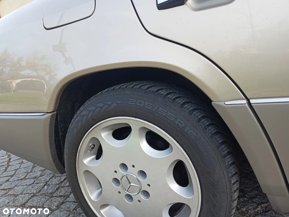 Mercedes-Benz W124 (1984-1993) - 25