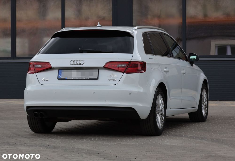 Audi A3 Sportback 1.4 TFSI Ambiente - 11