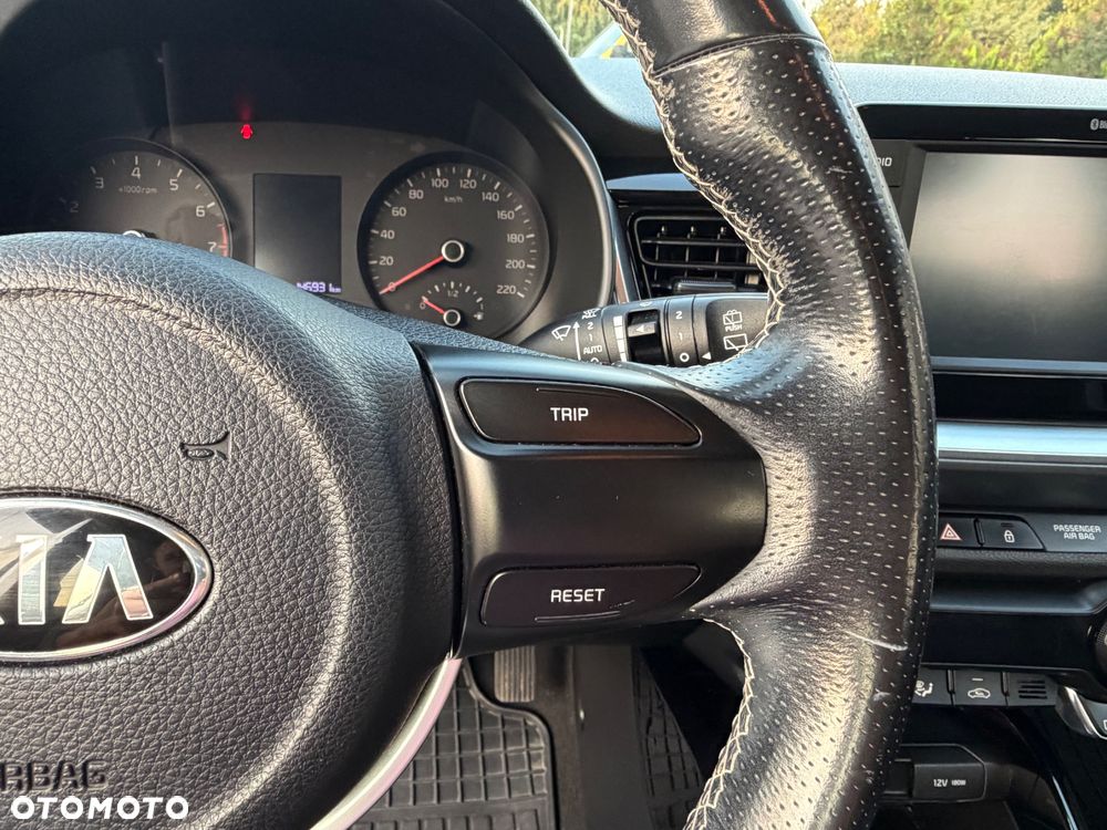 Kia Stonic 1.4 L - 21