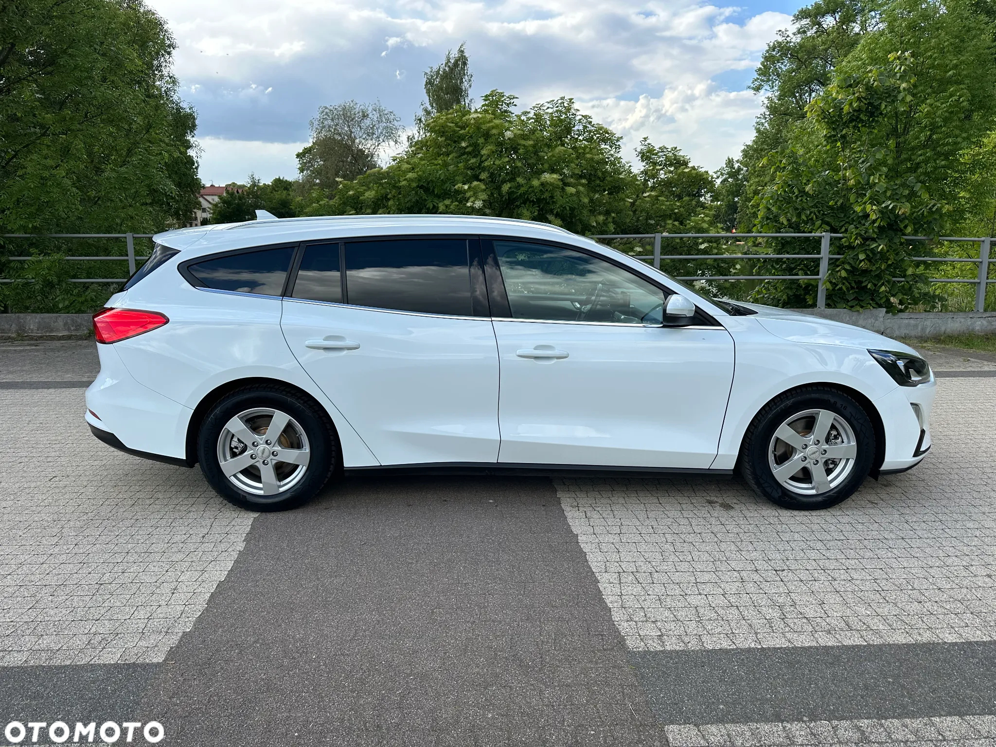 Ford Focus Turnier 1.5 EcoBlue Start-Stopp-System TITANIUM - 5