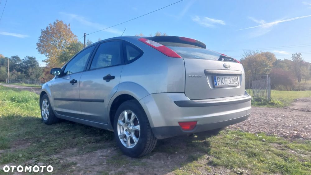 Ford Focus 1.6 16V Titanium - 12
