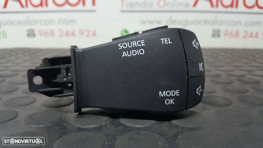 CONTROLE DO SISTEMA DE ÁUDIO / RÁDIO CD RENAULT MEGANE IV BERLINA 5P GT-LINE - 8