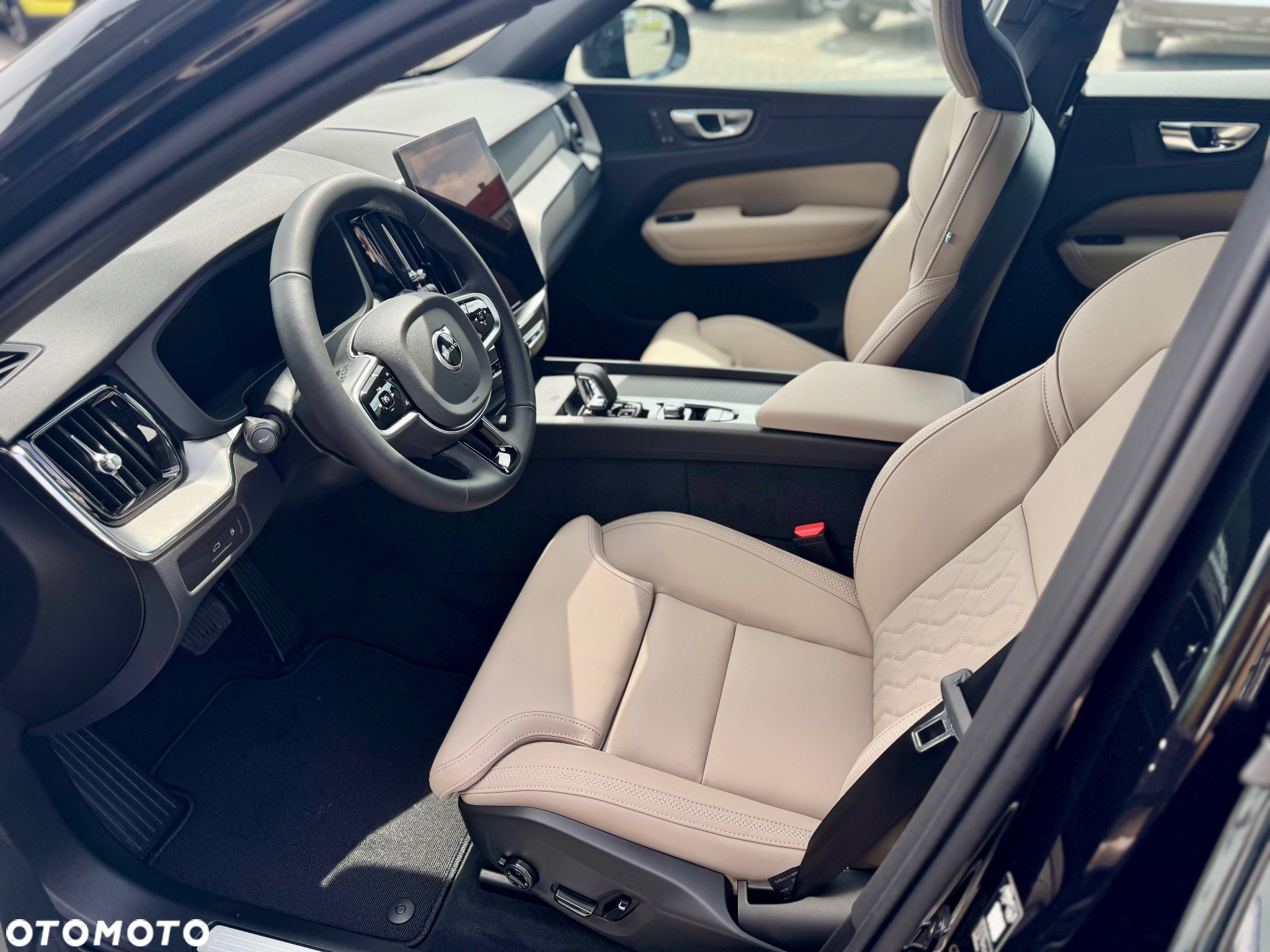 Volvo XC 60 T8 Plug-In Hybrid AWD Core - 6