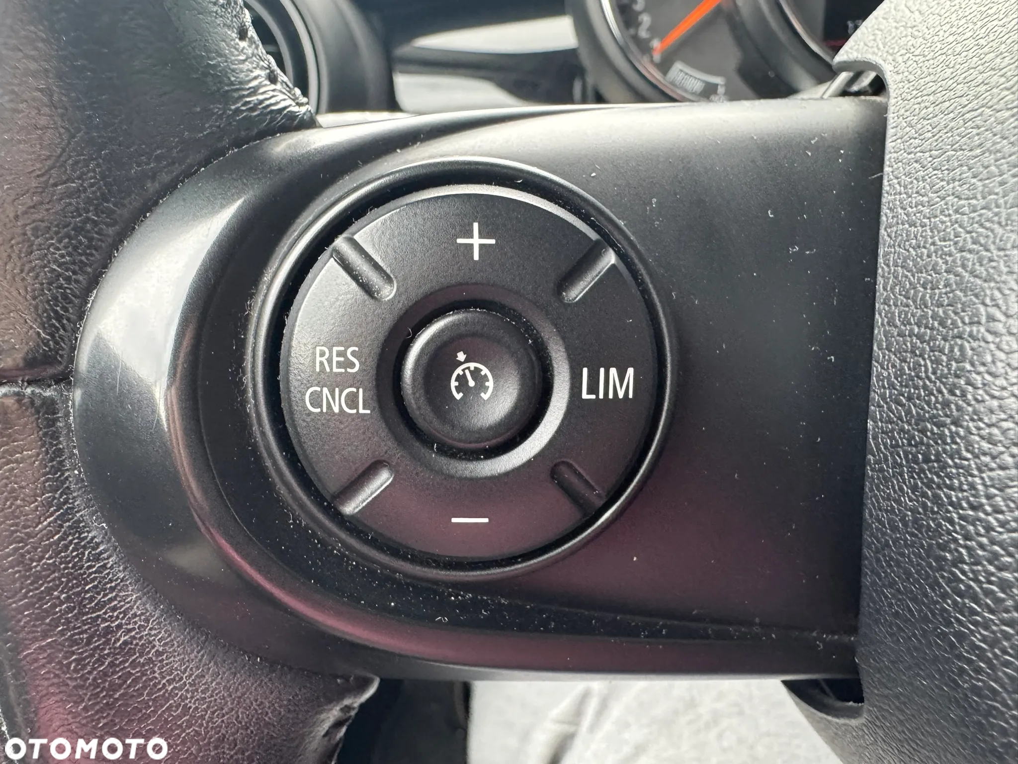 MINI Cooper Standard - 11