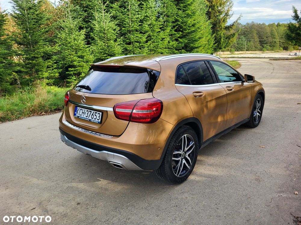 Mercedes-Benz GLA 180 Urban - 5