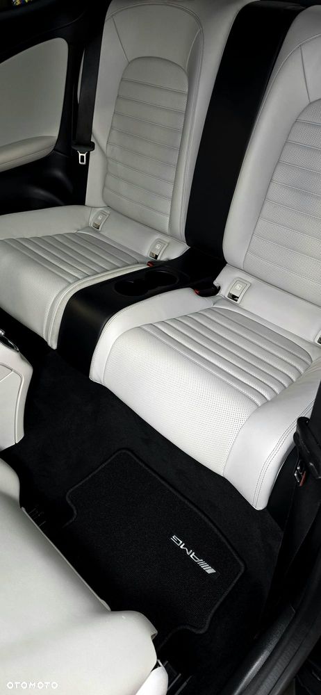 Mercedes-Benz Klasa C 300 7G-TRONIC - 17
