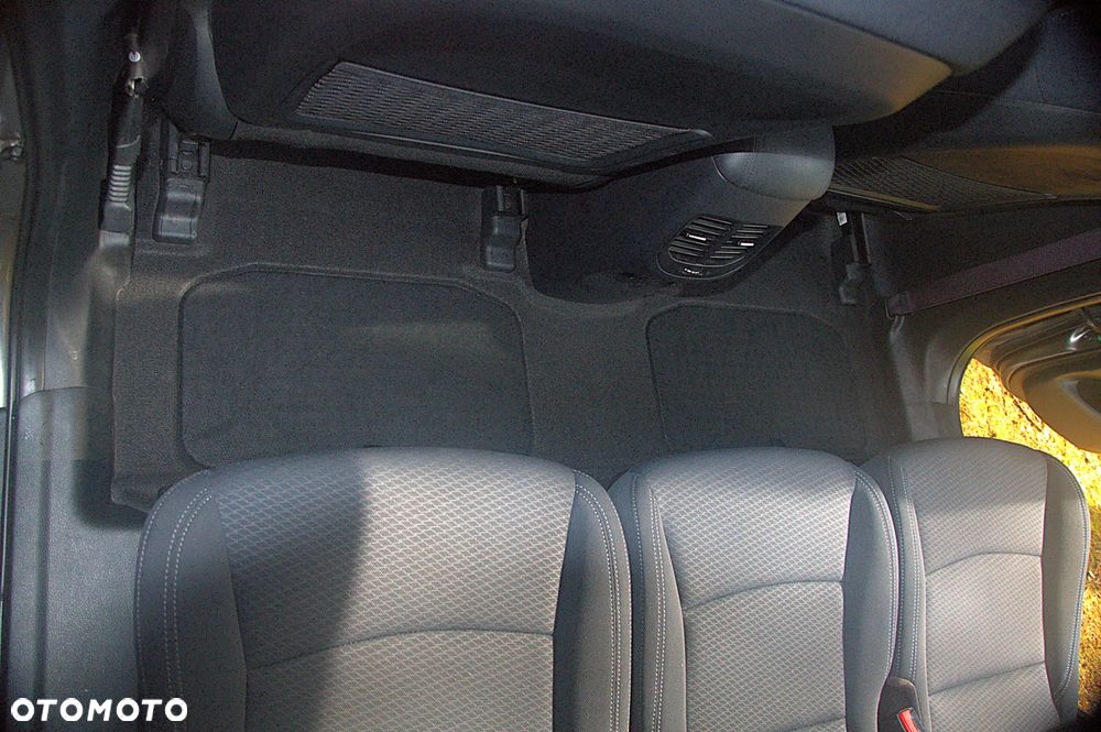 Kia Carens - 17
