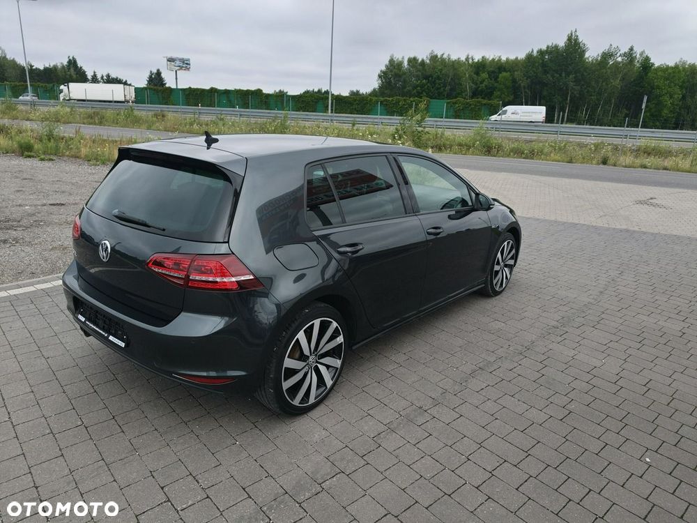 Volkswagen Golf - 12